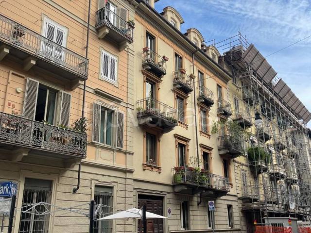 Appartamento in affitto a Torino via Silvio Pellico, 3B, arredato, doppia esposizione, lavatrice TrovaCasa