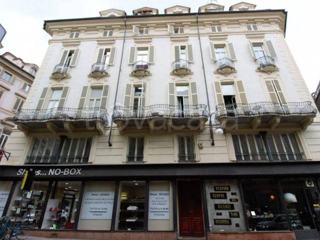 Appartamento in affitto a Torino via Quattro Marzo, 14, arredato, ascensore, centrale TrovaCasa