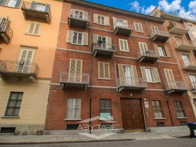 Appartamento in affitto a Torino via Romagnosi, 3, arredato, riscaldamento autonomo, centrale TrovaCasa