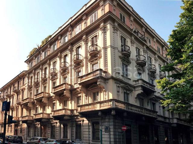 Appartamento in affitto a Torino via Raimondo Montecuccoli, 2, arredato, immobile di prestigio, riscaldamento centralizzato TrovaCasa