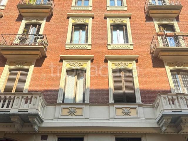 Appartamento in affitto a Torino via Raimondo Montecuccoli, 6, non arredato/vuoto, riscaldamento centralizzato, ristrutturato TrovaCasa
