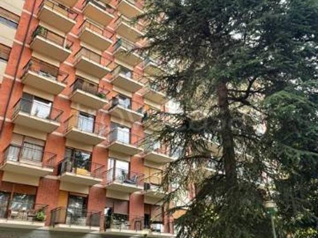 Appartamento in affitto a Torino via Tofane, 15, arredato, balcone, cucina abitabile TrovaCasa