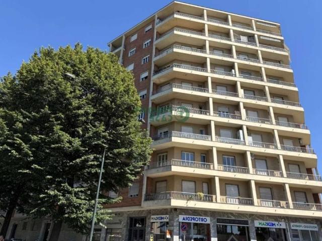 Appartamento in affitto a Torino via Tirreno, 129, arredato, terrazzo, vicinanze negozi TrovaCasa