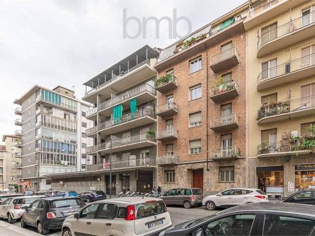 Appartamento in affitto a Torino via Tripoli, 10, arredato, doppia esposizione, lavatrice TrovaCasa