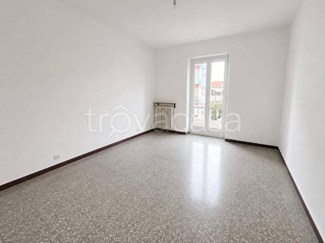 Appartamento in affitto a Torino via Val della Torre, 121, non arredato/vuoto, doppia esposizione, libero subito TrovaCasa