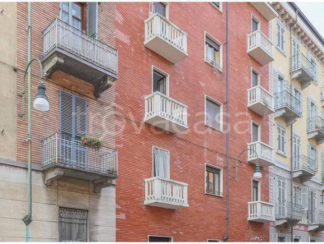 Appartamento in affitto a Torino via Villarbasse, 5, arredato, riscaldamento autonomo, balcone TrovaCasa