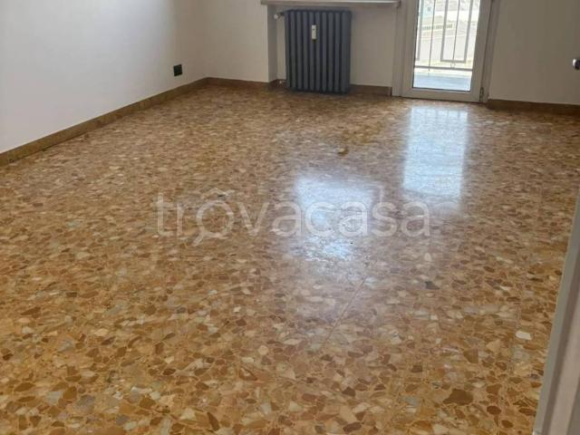 Appartamento in affitto a Torino corso Orbassano 348, non arredato/vuoto, vista panoramica, ristrutturato TrovaCasa