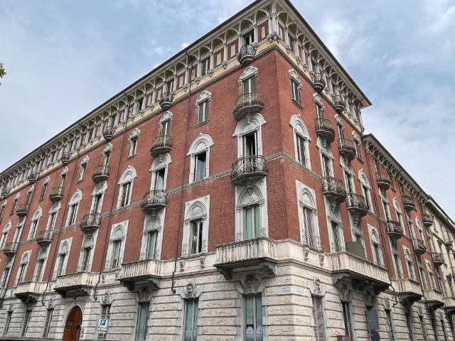 Appartamento in affitto a Torino corso Re Umberto 63, parzialmente arredato, ristrutturato, lavatrice TrovaCasa