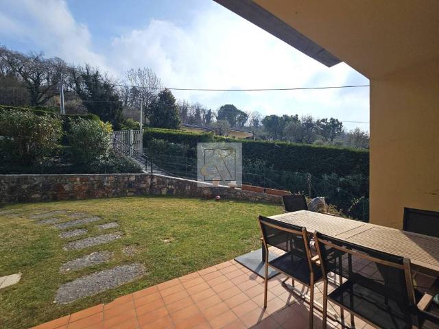 Appartamento in affitto a Torri del Benaco località Chinet, arredato, giardino privato, box TrovaCasa