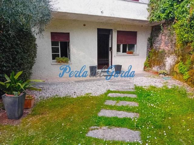 Appartamento in affitto a Torri del Benaco, giardino privato, posto auto, box TrovaCasa