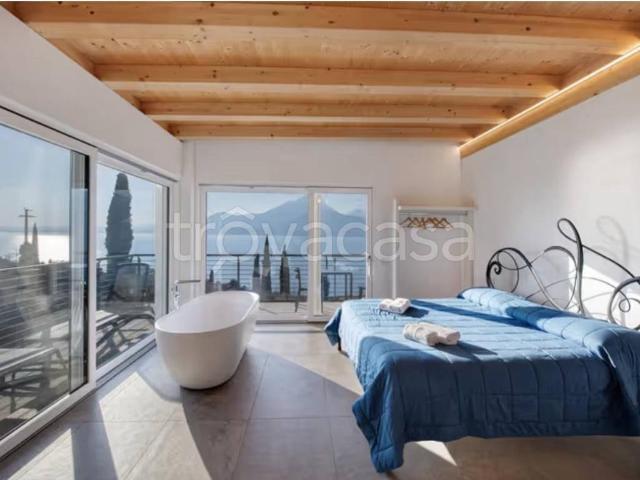 Appartamento in affitto a Torri del Benaco via Alessandro Manzoni, arredato, ingresso indipendente, balcone TrovaCasa