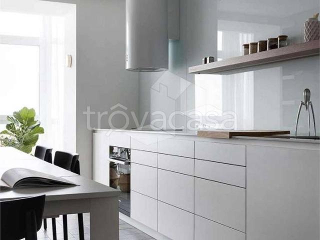 Appartamento in affitto a Trani via Pietro Badoglio, 22, arredato, cucina abitabile TrovaCasa