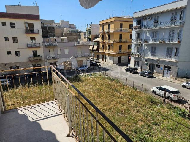 Appartamento in affitto a Trani via Simone De Brado, non arredato/vuoto, senza ascensore, balcone TrovaCasa