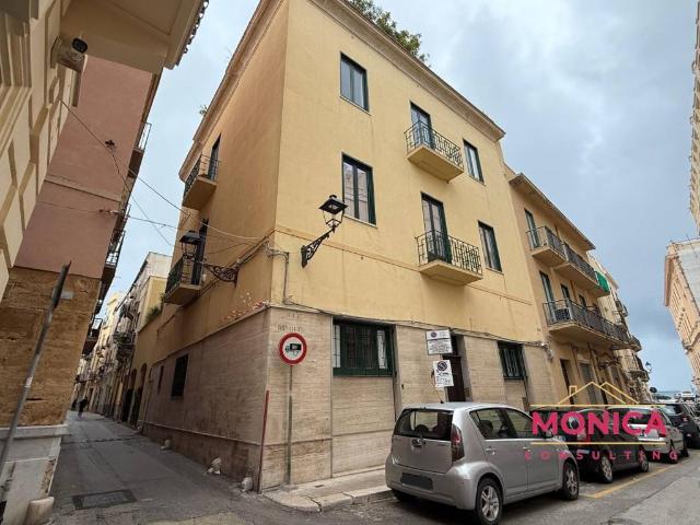 Appartamento in affitto a Trapani via Poeta Calvino, 55, arredato, centrale, panoramica TrovaCasa
