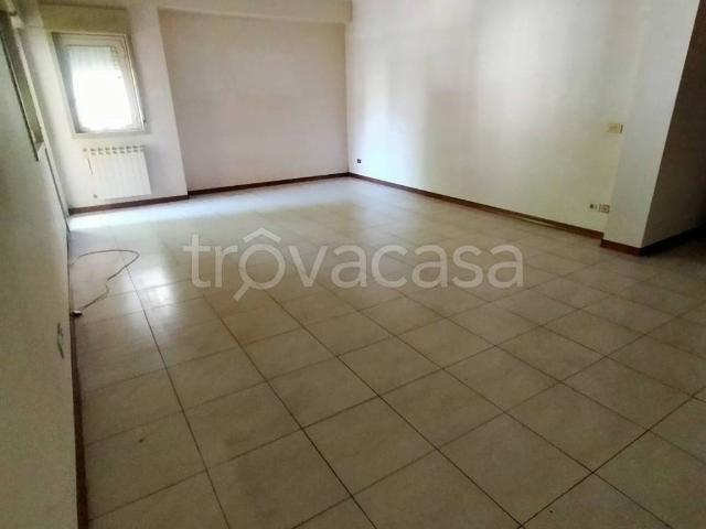 Appartamento in affitto a Tremestieri Etneo via Etnea, non arredato/vuoto, box, zona servita TrovaCasa