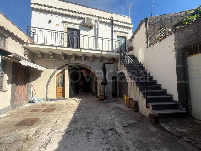 Appartamento in affitto a Trecastagni via Luigi Patti, arredato, balcone, cucina abitabile TrovaCasa