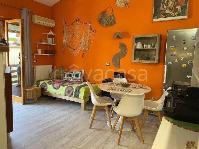 Appartamento in affitto a Trevignano Romano via della Rena, arredato, caminetto, balcone TrovaCasa