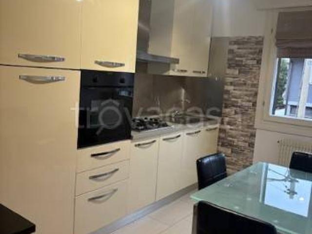 Appartamento in affitto a Treviso via Sant'Antonino, arredato, terrazzo, lavanderia TrovaCasa