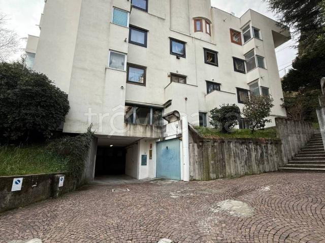 Appartamento in affitto a Trieste, box, terrazzo, parzialmente arredato TrovaCasa