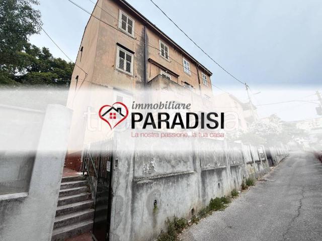 Appartamento in affitto a Trieste via Albio Tibullo, 12, arredato, giardino privato, centrale TrovaCasa