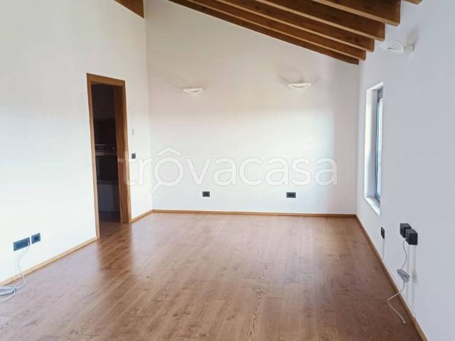 Appartamento in affitto a Trivolzio via Giovanni Perotti, posto auto, giardino condominiale, cucina abitabile TrovaCasa