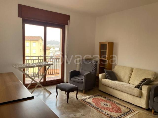 Appartamento in affitto a Valmadrera via Rio Torto, arredato, terrazzo, ascensore TrovaCasa