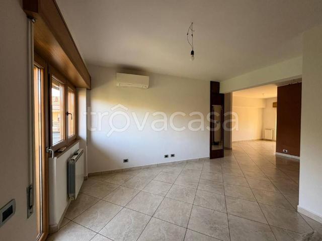 Appartamento in affitto a Valmontone via Antonio Gramsci, posto auto, ascensore, balcone TrovaCasa