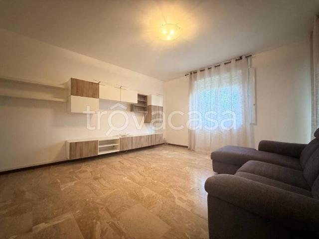 Appartamento in affitto a Valbrembo via Roma, box, parzialmente arredato, ascensore TrovaCasa