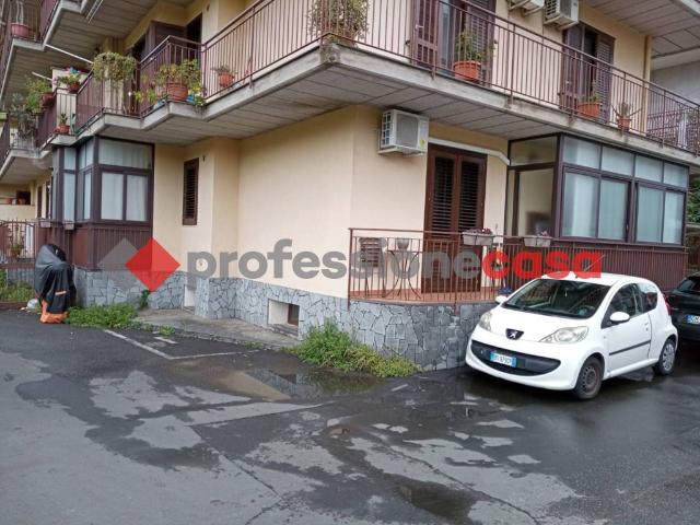 Appartamento in affitto a Valverde CT