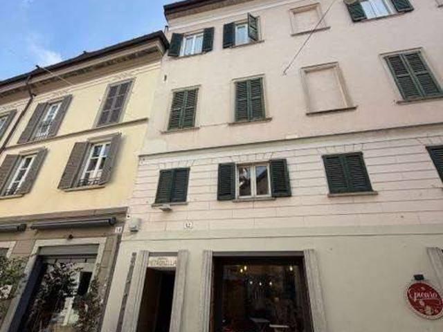 Appartamento in affitto a Varese VA