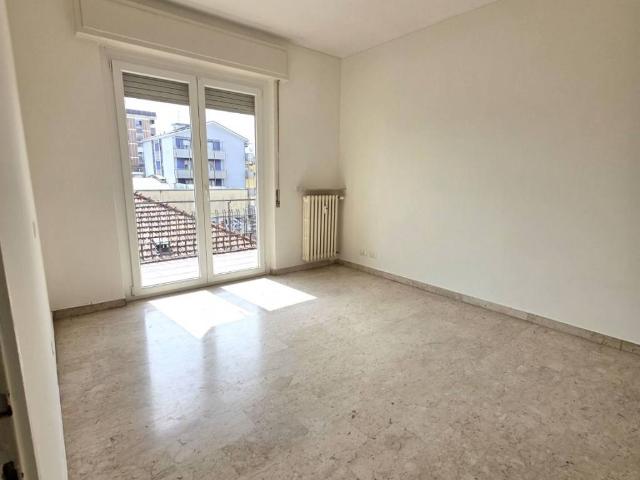 Appartamento in affitto a Varese VA