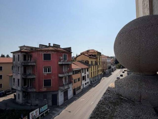Appartamento in affitto a Varese VA