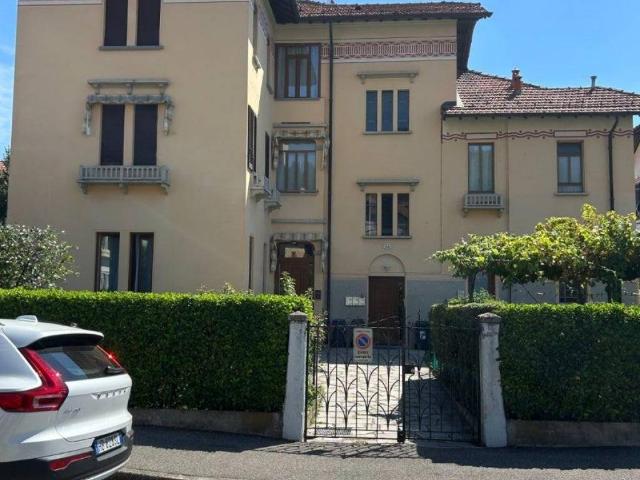 Appartamento in affitto a Varese VA