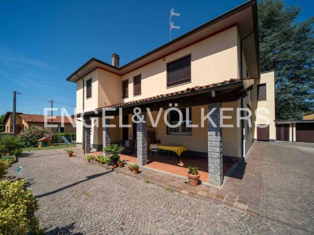 Appartamento in affitto a Varese VA