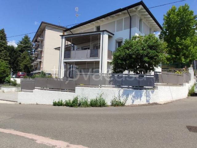 Appartamento in affitto a Varese via Cantoreggio, 34, giardino privato, posto auto, terrazzo TrovaCasa