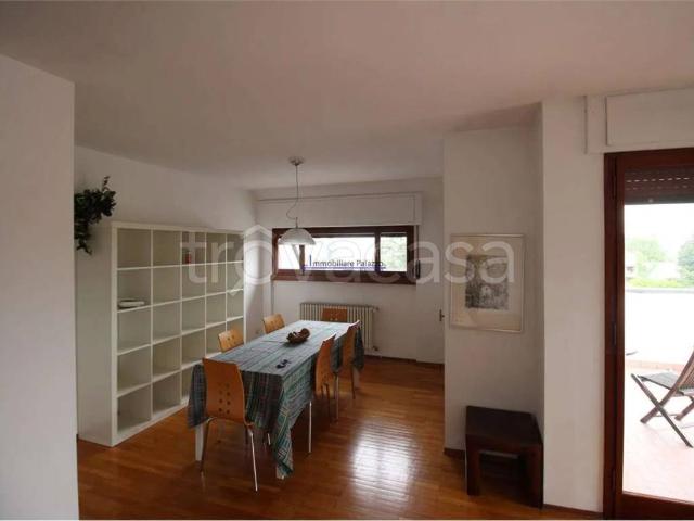Appartamento in affitto a Varese via della Brunella, box, terrazzo, ultimo piano TrovaCasa