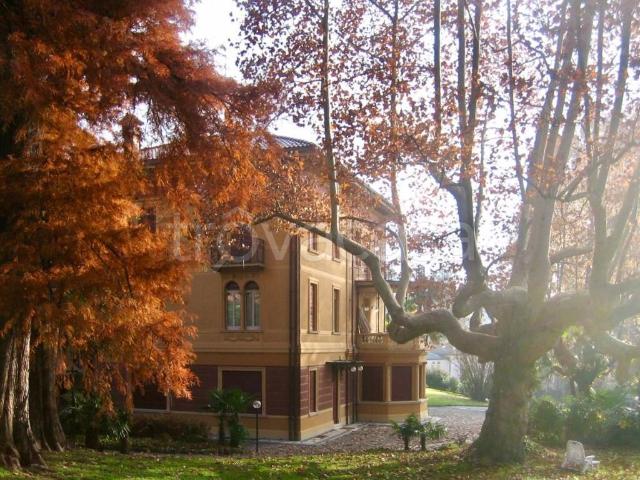 Appartamento in affitto a Varese via Fiume, 46, arredato, giardino, posto auto TrovaCasa