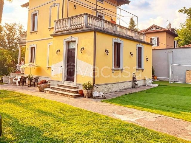 Appartamento in affitto a Varese via Francesco Daverio, 26, arredato, giardino, posto auto TrovaCasa