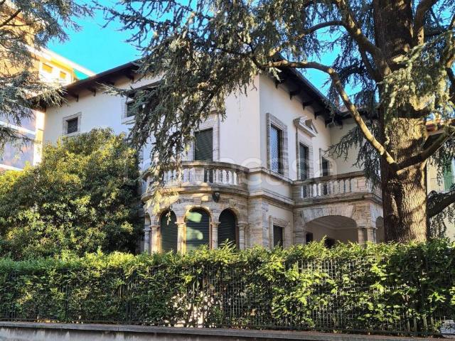 Appartamento in affitto a Varese via Saverio Mercadante, 1, arredato, ascensore, ultimo piano TrovaCasa