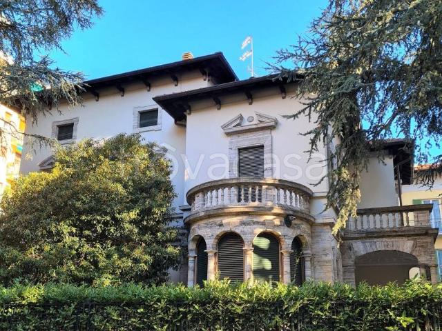 Appartamento in affitto a Varese via Saverio Mercadante, 1, arredato, terrazzo, ascensore TrovaCasa
