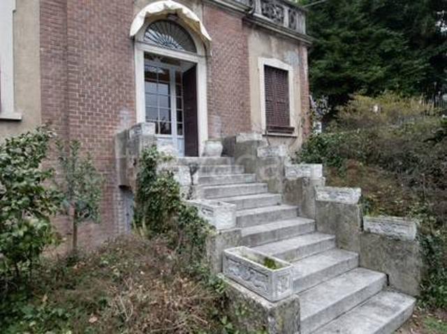 Appartamento in affitto a Varese, giardino privato, box, libero subito TrovaCasa