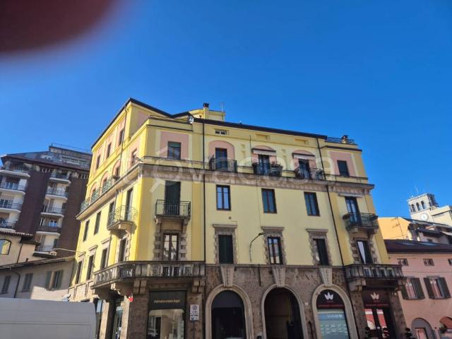 Appartamento in affitto a Varese piazza Mario Motta, 8, terrazzo, ascensore, porta blindata TrovaCasa