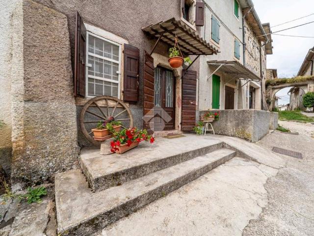 Appartamento in affitto a Velo Veronese contrada Comerlati, arredato, ristrutturato, rustico TrovaCasa