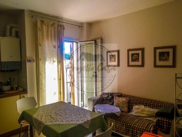 Appartamento in affitto a Velletri via Ponte di Ferro, arredato, riscaldamento autonomo, cucina a vista TrovaCasa