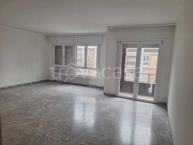 Appartamento in affitto a Venezia corso del Popolo, 36, box, terrazzo, parzialmente arredato TrovaCasa