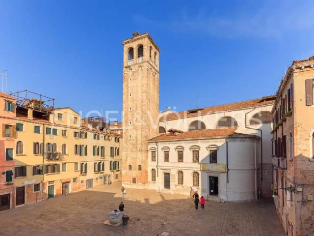 Appartamento in affitto a Venezia campo San Silvestro, arredato, giardino privato, terrazzo TrovaCasa