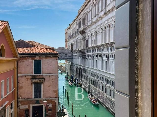 Appartamento in affitto a Venezia, arredato, travi a vista, parquet TrovaCasa