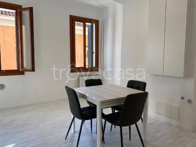 Appartamento in affitto a Venezia fondamenta de Cannaregio, arredato, luminoso, cucina a vista TrovaCasa
