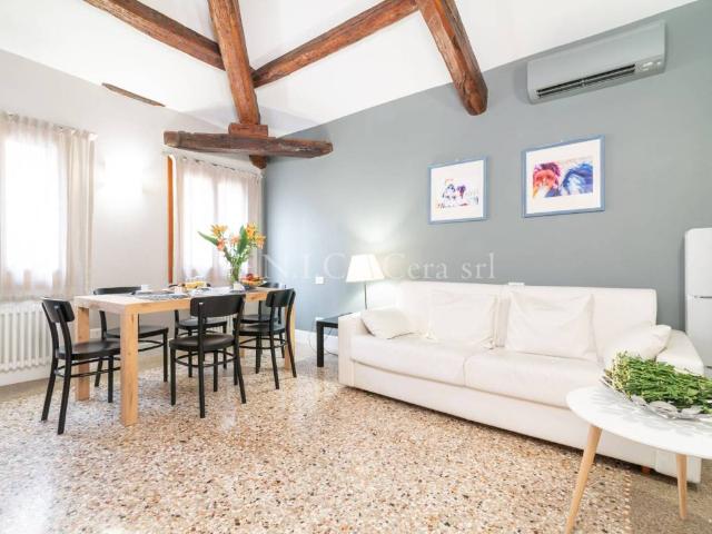 Appartamento in affitto a Venezia frezzaria, arredato, terrazzo, buono stato TrovaCasa