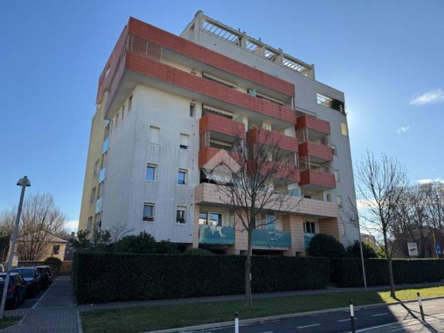 Appartamento in affitto a Venezia via Amerigo Vespucci, 43, arredato, box, terrazzo TrovaCasa